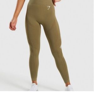 Gymshark Flawless Knit Cutout Mid Rise Cropped Leggings in Khaki Size S
